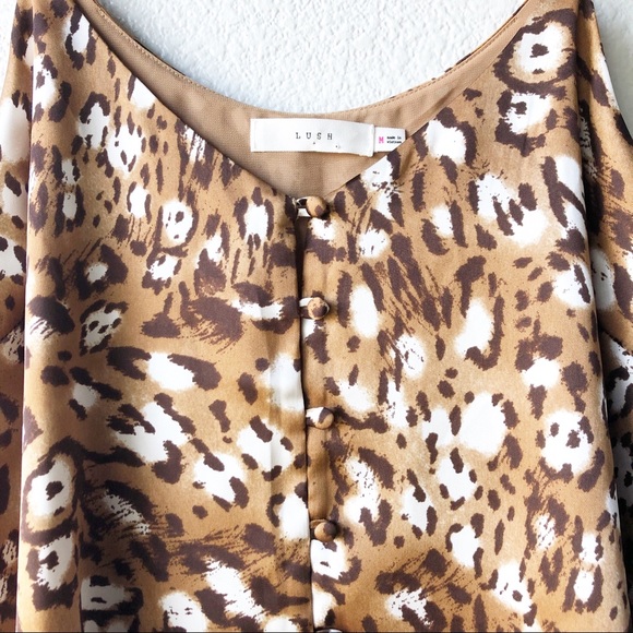 Lush cheetah print flowy top - Picture 2 of 3